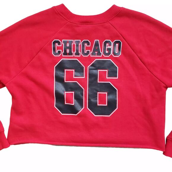 Chicago Bulls NBA Crop Sweatshirt Womens Large Red Crewneck Long Sleeve Logo - Picture 9 of 11